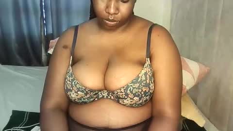 Snapshot of coco_vibes chatting on 03.25.26 Zuri online show from 03.25.26