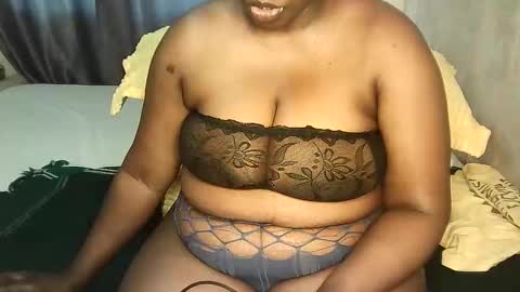 Snapshot of coco_vibes chatting on 04.08.26 Zuri online show from 04.08.26