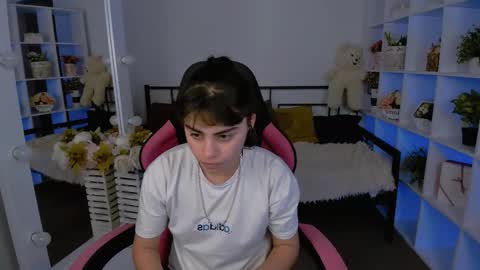 Snapshot of cocoa_sins chatting on 10.27.25 Olivia online show from 10.27.25