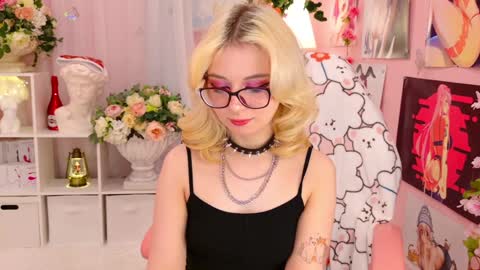 Mia online show from 12.24.24