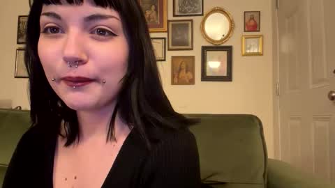 Charlotte online show from 04.11.26