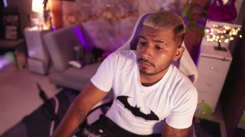 Snapshot of coffeman08 chatting on 11.02.25 Andres online show from 11.02.25