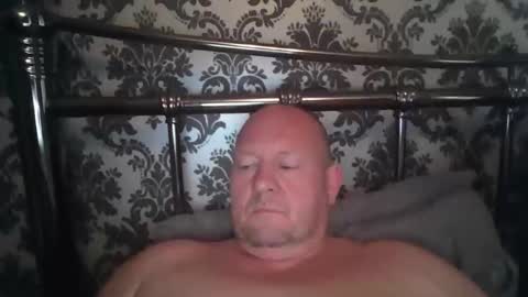 Snapshot of col4nows chatting on 10.10.25 col4nows online show from 10.10.25