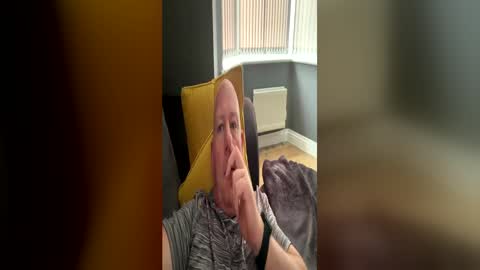 Snapshot of col4nows chatting on 05.31.26 col4nows online show from 05.31.26