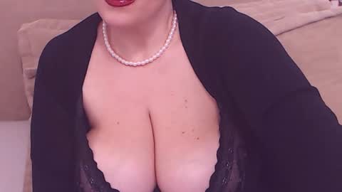 Maddison online show from 02.06.25