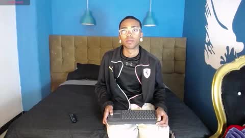 Snapshot of collemanstone chatting on 11.02.25 CollemanStone online show from 11.02.25