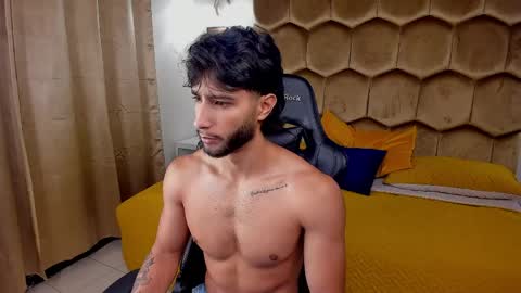 Snapshot of collins_emmett chatting on 04.02.26 EMMETT COLLINS online show from 04.02.26