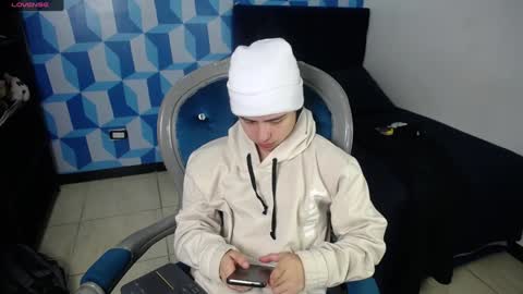 collinstone online show from 02.04.25