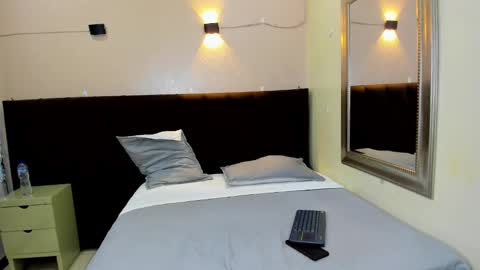 collinstone online show from 11.04.25