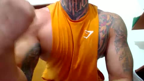 Snapshot of colombian_monster_cock chatting on 12.20.24 camilo online show from 12.20.24