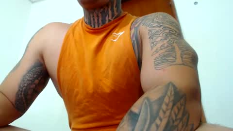 Snapshot of colombian_monster_cock chatting on 12.25.24 camilo online show from 12.25.24