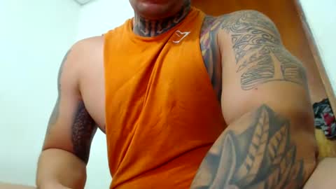 Snapshot of colombian_monster_cock chatting on 12.31.24 camilo online show from 12.31.24