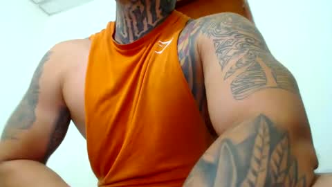 Snapshot of colombian_monster_cock chatting on 01.09.25 camilo online show from 01.09.25