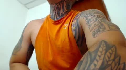 Snapshot of colombian_monster_cock chatting on 02.02.25 camilo online show from 02.02.25