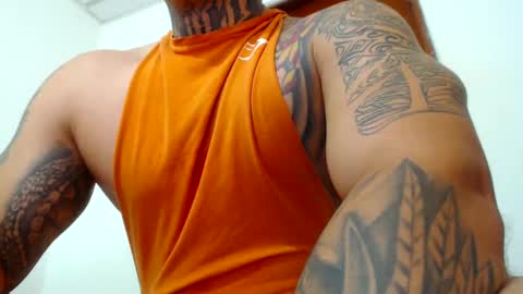 Snapshot of colombian_monster_cock chatting on 02.07.25 camilo online show from 02.07.25