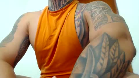 Snapshot of colombian_monster_cock chatting on 02.08.25 camilo online show from 02.08.25