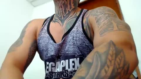 Snapshot of colombian_monster_cock chatting on 02.09.25 camilo online show from 02.09.25