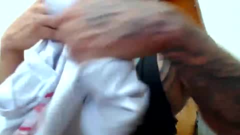 Snapshot of colombian_monster_cock chatting on 02.11.25 camilo online show from 02.11.25