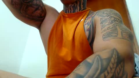 Snapshot of colombian_monster_cock chatting on 02.13.25 camilo online show from 02.13.25