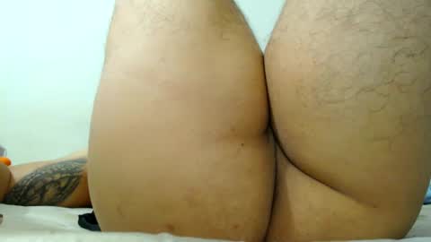 Snapshot of colombian_monster_cock chatting on 02.20.25 camilo online show from 02.20.25