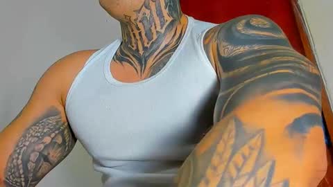 Snapshot of colombian_monster_cock chatting on 10.03.25 camilo online show from 10.03.25