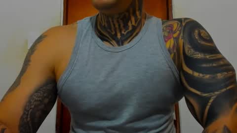 Snapshot of colombian_monster_cock chatting on 10.07.25 camilo online show from 10.07.25