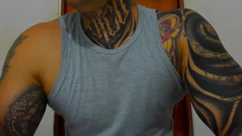Snapshot of colombian_monster_cock chatting on 10.10.25 camilo online show from 10.10.25
