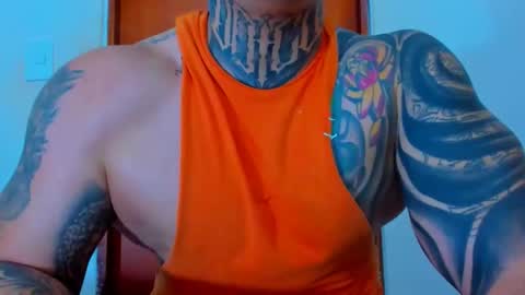 Snapshot of colombian_monster_cock chatting on 10.14.25 camilo online show from 10.14.25