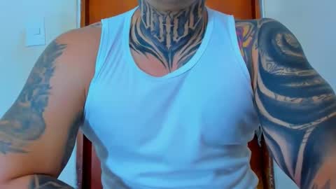 Snapshot of colombian_monster_cock chatting on 10.24.25 camilo online show from 10.24.25