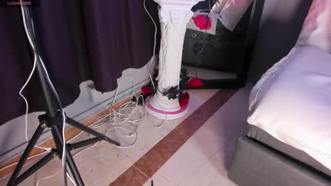 Snapshot of colstorw_ chatting on 10.27.25 colstorw_ online show from 10.27.25