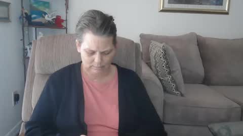 Snapshot of comebackpussy chatting on 03.06.25 comeback pussy online show from 03.06.25