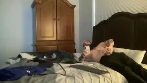 Snapshot of concentralized chatting on 11.10.25 Matt online show from 11.10.25