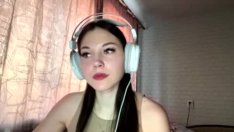 Bella  online show from 10.06.25