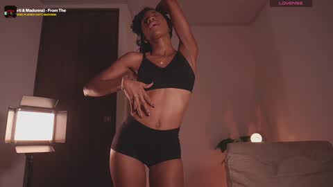   independent model online show from 12.30.24