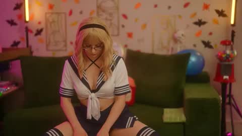 Snapshot of consensualcollabs chatting on 10.24.25 MR. MAESTRK Friends online show from 10.24.25