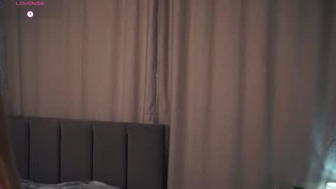 Hello im Sofia Welcme to my room .More hugs and kiss for you online show from 11.19.25