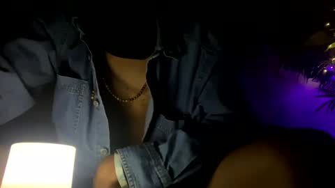 Snapshot of convertibl chatting on 09.30.25 convertibl online show from 09.30.25