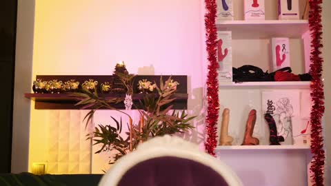 Ginger The Cringer online show from 12.31.24