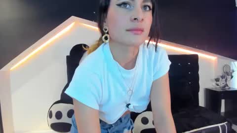 Coral  online show from 01.25.25