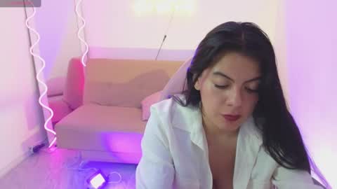 Carolina  online show from 03.04.25
