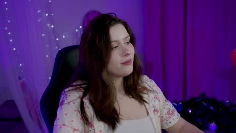 little girl who is always right or Coraline online show from 12.25.24