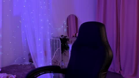 little girl who is always right or Coraline online show from 01.20.25