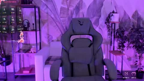 little girl who is always right or Coraline online show from 09.30.25