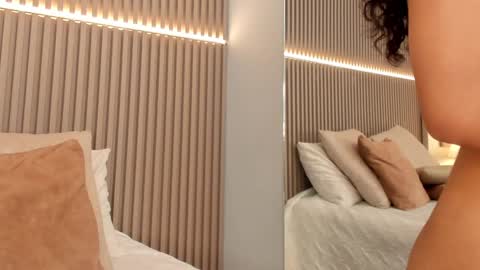 coralineross_ online show from 02.04.25