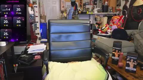 Snapshot of coreyniles96 chatting on 10.18.25 CoreyNiles96 online show from 10.18.25