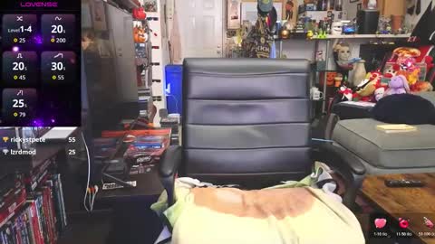 Snapshot of coreyniles96 chatting on 12.01.25 CoreyNiles96 online show from 12.01.25