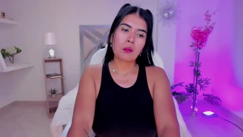 Corina White online show from 03.05.25