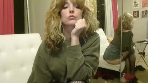 CorinneBijou online show from 03.05.25