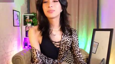 Snapshot of cornelia_bright chatting on 09.15.25 Leya online show from 09.15.25