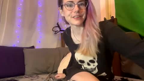 corolineclovr_and_kirkinator online show from 03.10.25